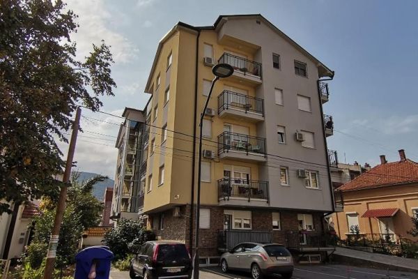 Na prodaju – moderan stan sa garažom u centru Sokobanje